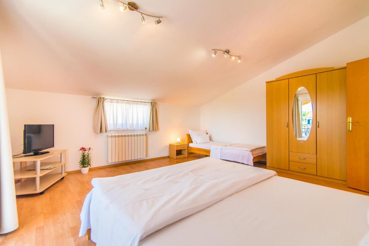 Apartment Anakatarina โปเรช ภายนอก รูปภาพ