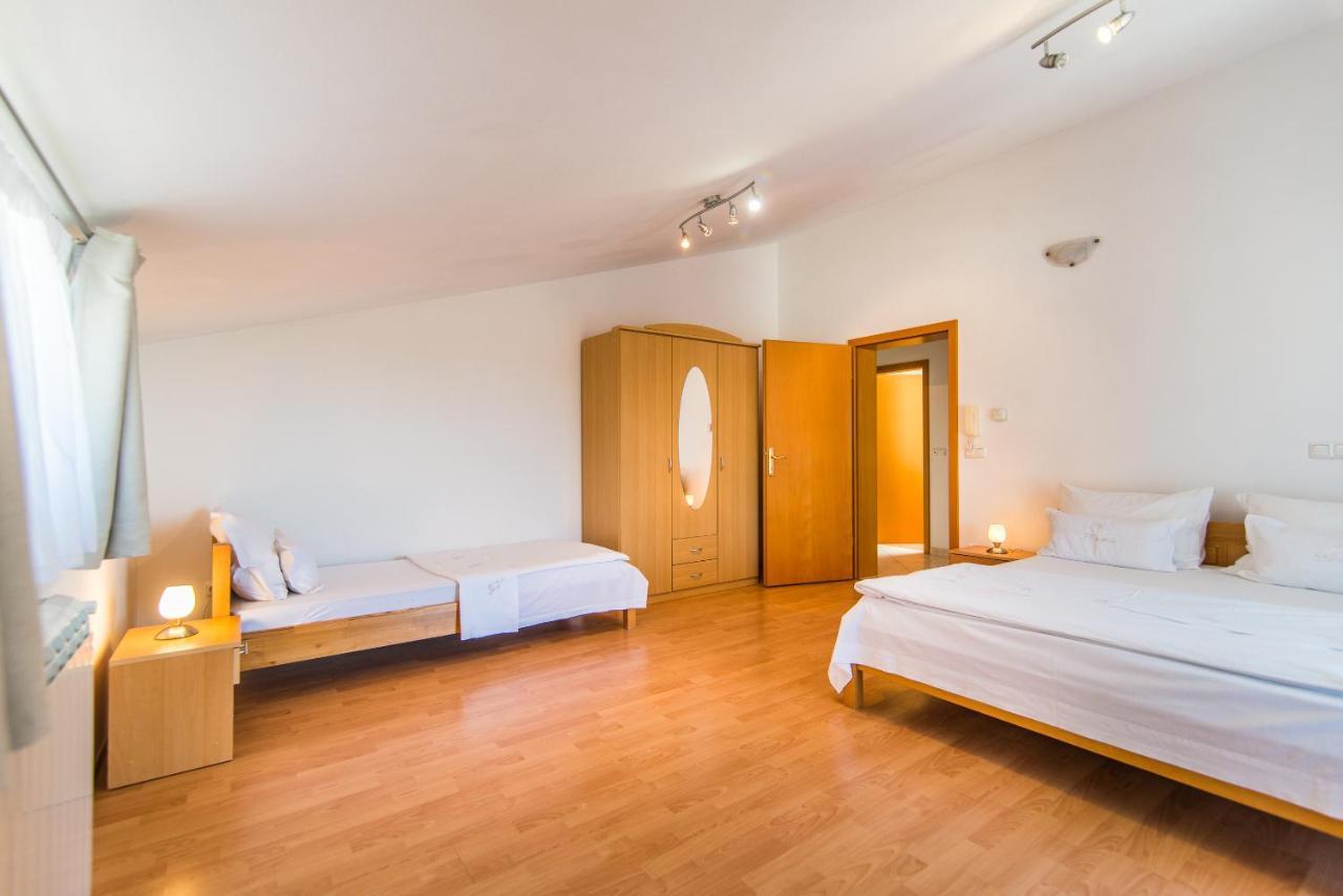 Apartment Anakatarina โปเรช ภายนอก รูปภาพ